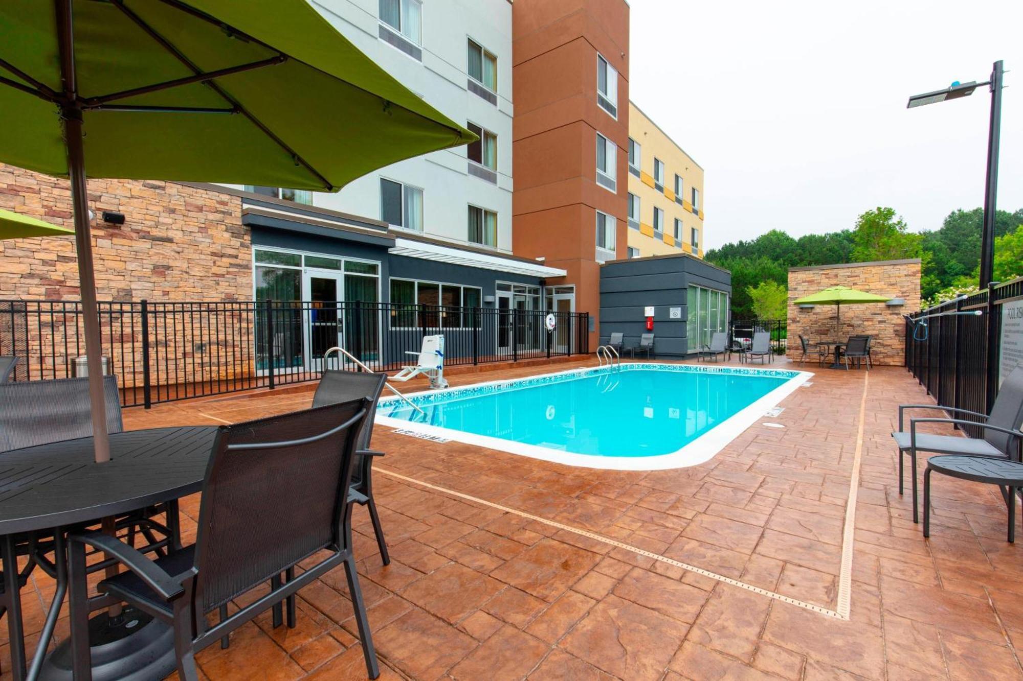 Fairfield Inn & Suites By Marriott Atlanta וודסטוק מראה חיצוני תמונה