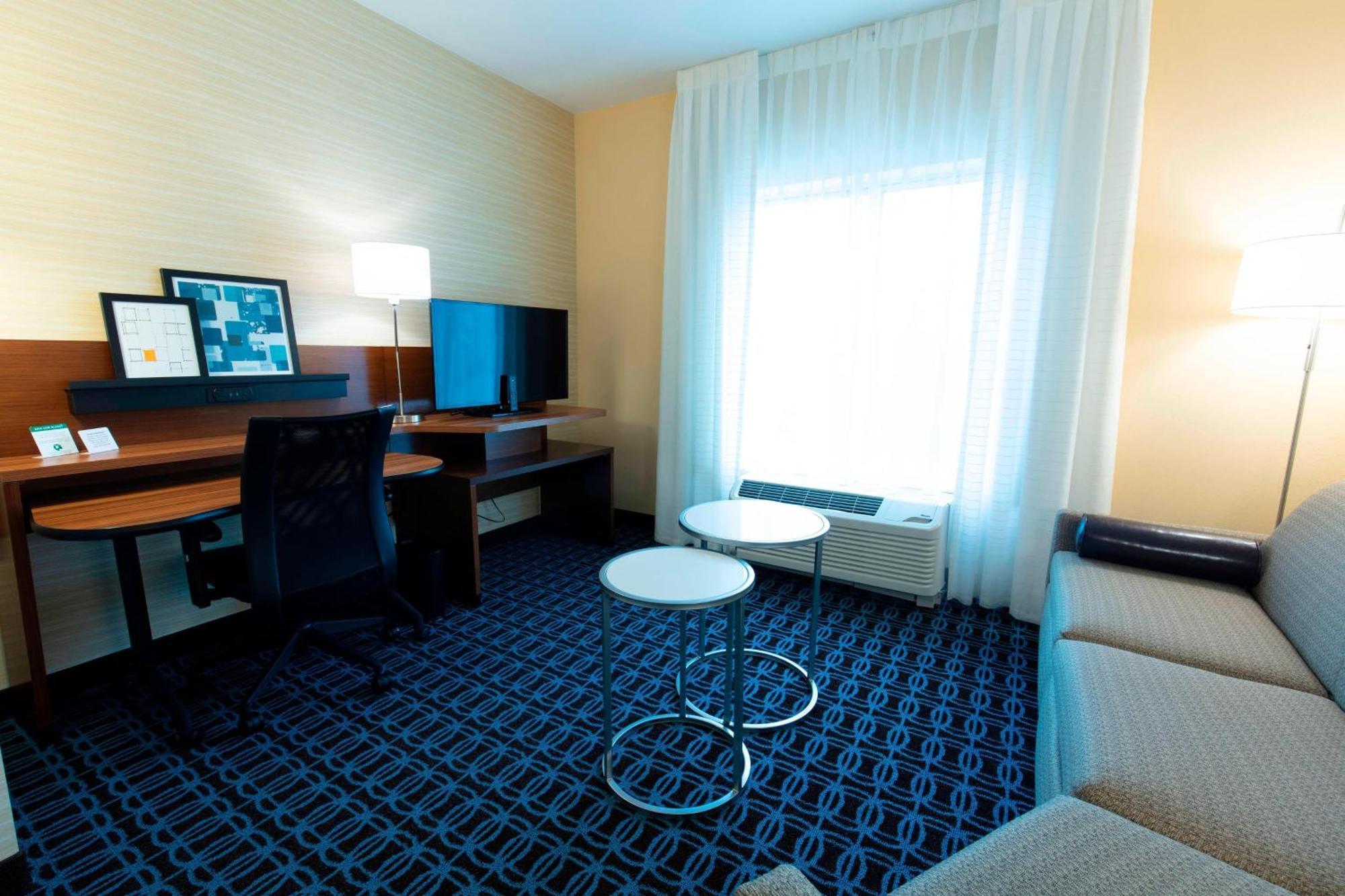 Fairfield Inn & Suites By Marriott Atlanta וודסטוק מראה חיצוני תמונה